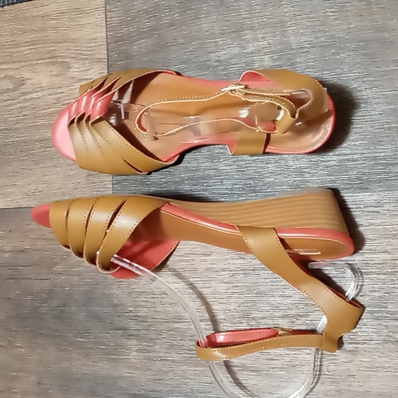 Mark tan and peach wedge size 9 - Picture 2 of 8